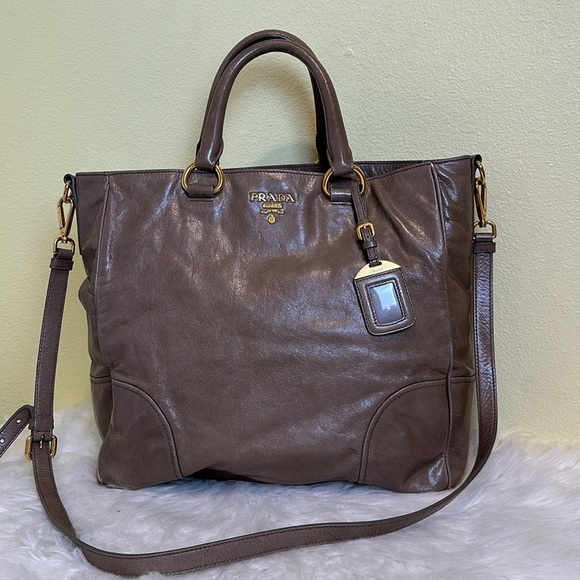 💯 Authentic Prada  Two-way Leather Tote Bag🍀 - Picture 7 of 17